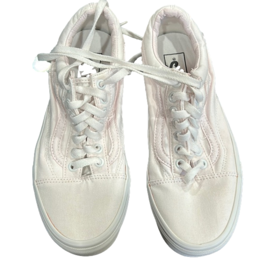 🌿Vans White tie up sneakers size men’s 7.5/women’s 9🌿